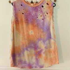 Distressed summer tank